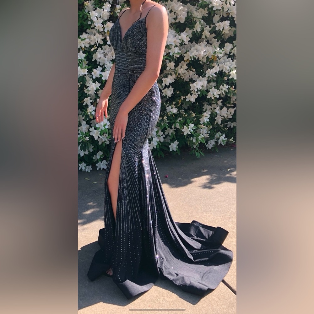 SHERRI HILL FORMAL DRESS